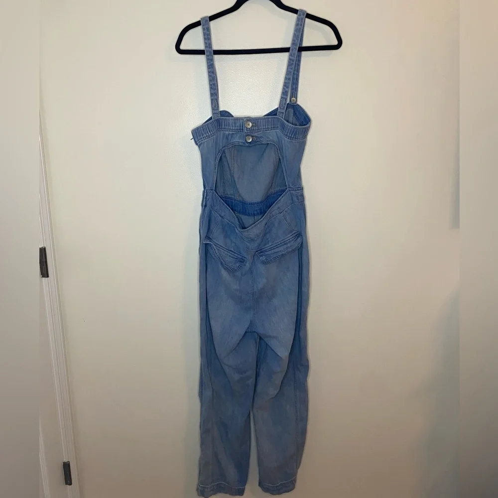 Free People Go West Light Blue Denim Cargo Jumpsuit Size Medium - Picture 3 of 14